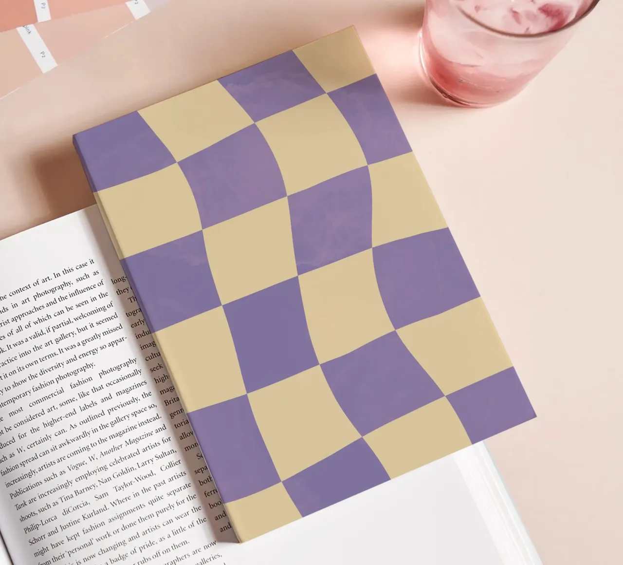 Damier violet et jaune. carnet de notes de Sixmai