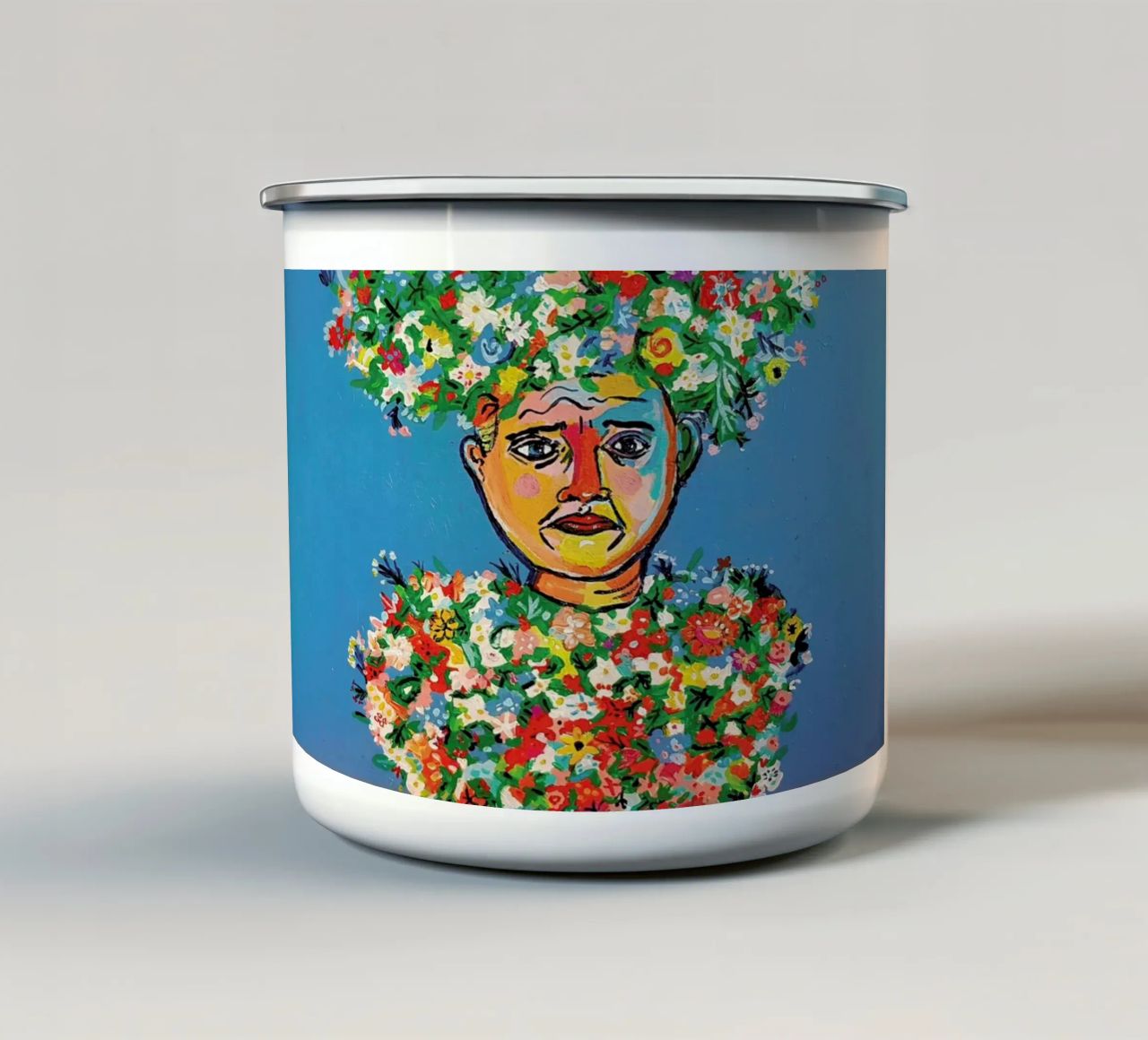 May Queen tazza in smalto da Blanca Nuñez Pozuelo