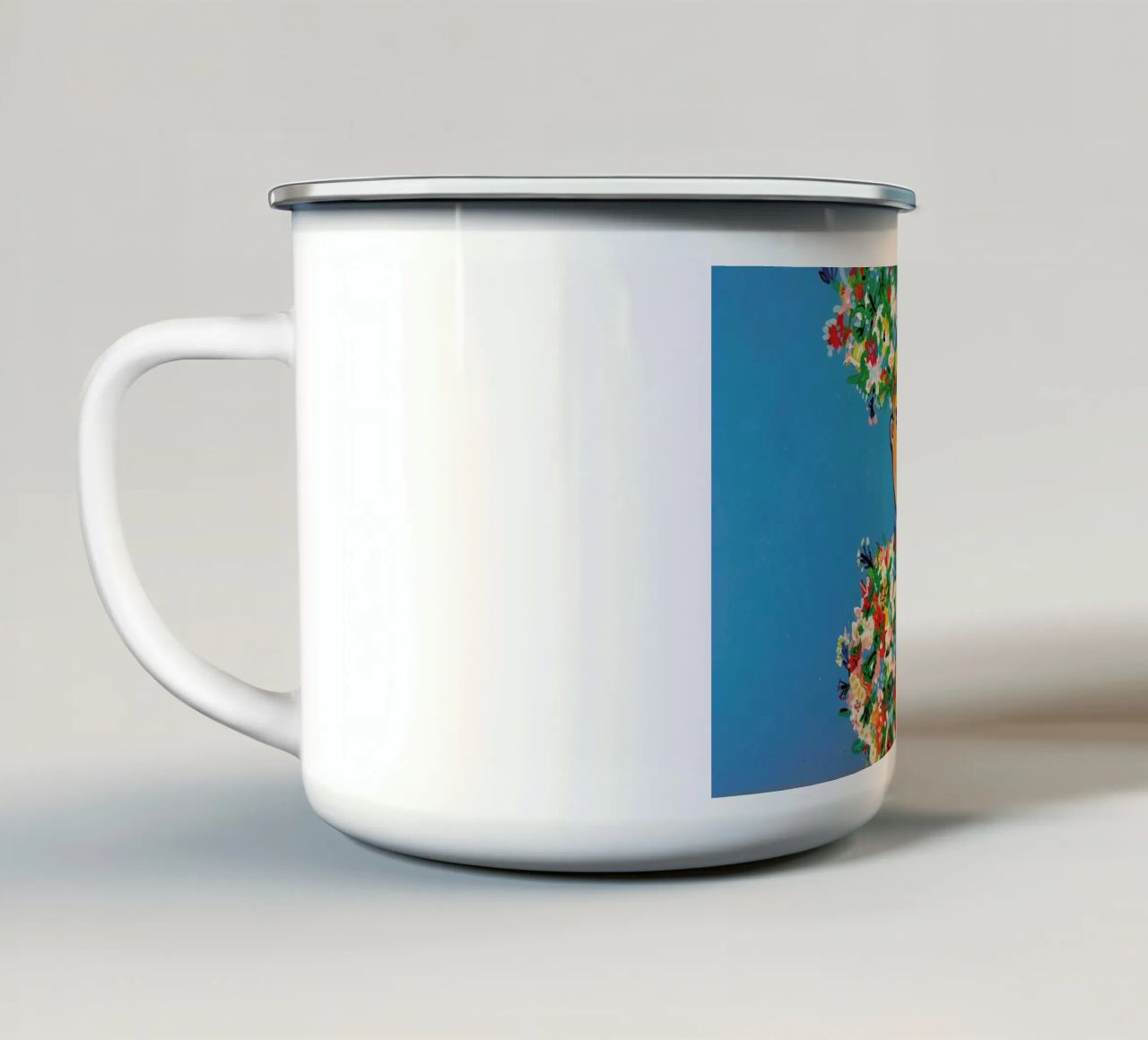 May Queen tazza in smalto da Blanca Nuñez Pozuelo