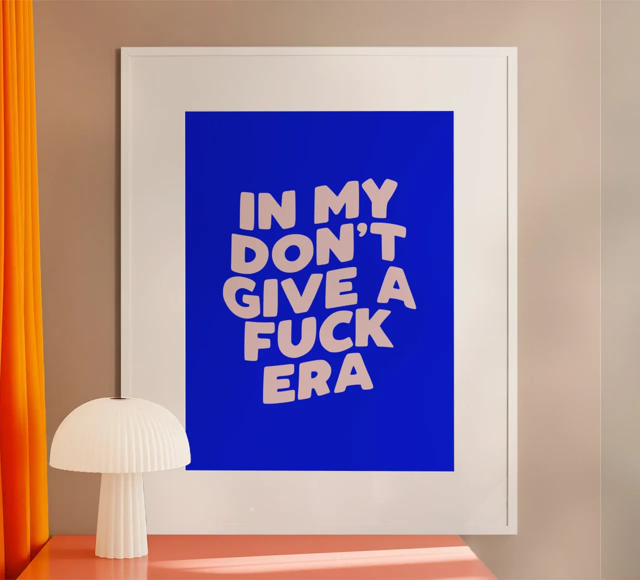 En mi No me importa una mierda Era Tipografía Imprimir en rosa azul hahnemühle de THE MOTIVATED TYPE