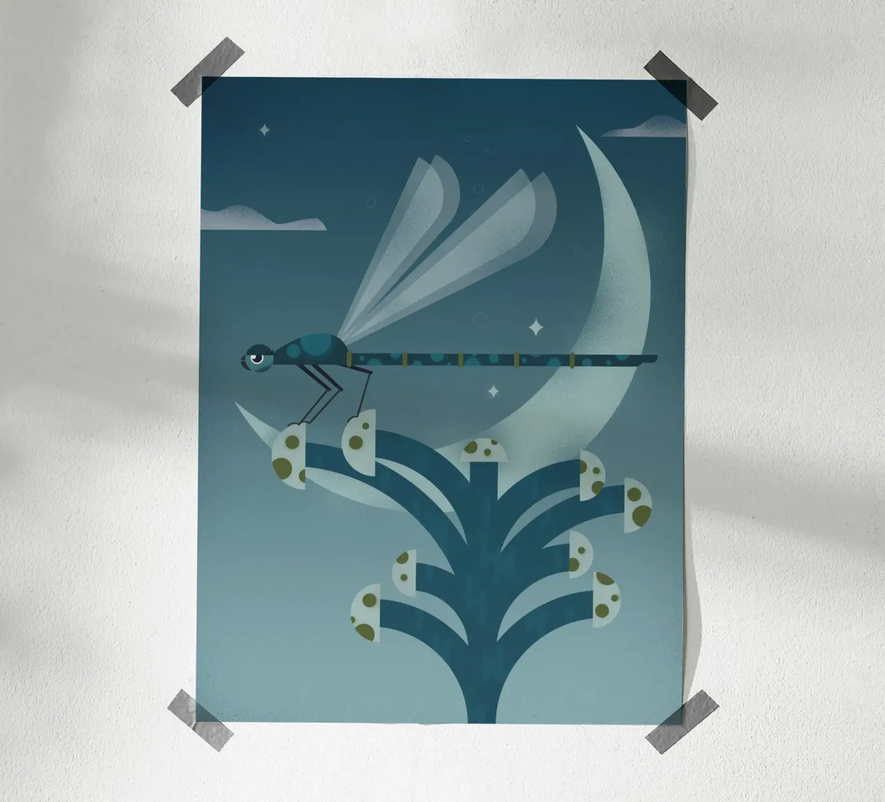 Les Petites Bestioles - Libellula al chiaro di luna poster con telaio in alluminio da 2fevrierArtStudio