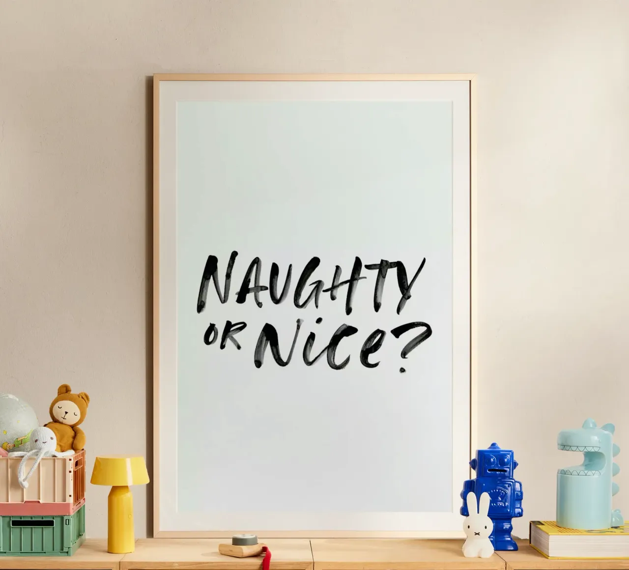 Naughty or Nice poster avec cadre en plastique de daylight design studio