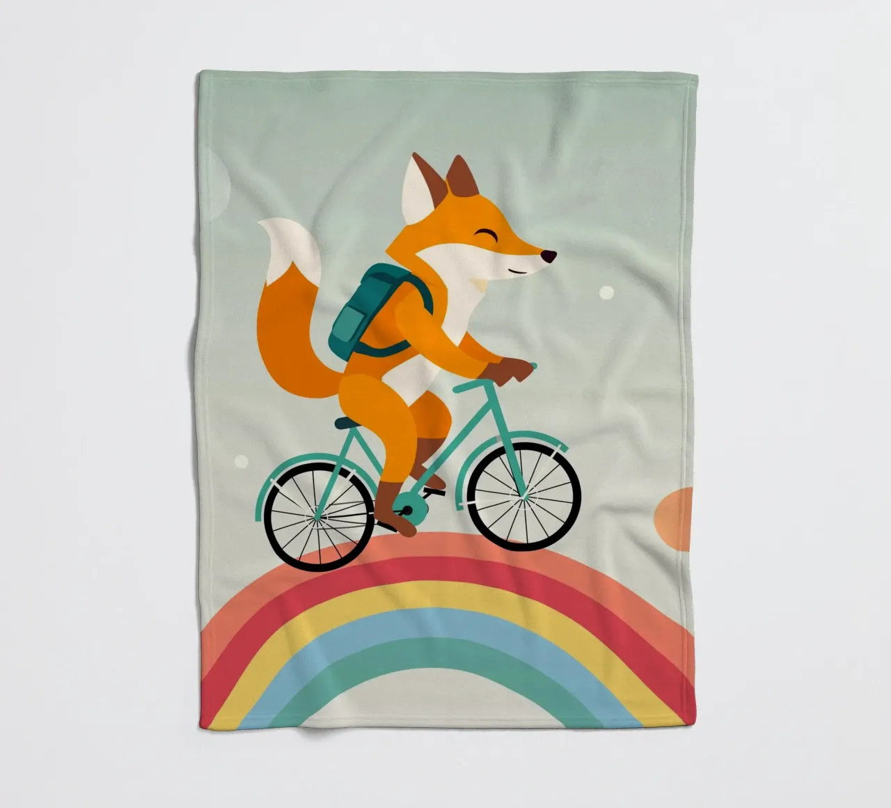 Fröhlicher Fuchs auf Fahrrad über Regenbogen Fleecedecke von namosh