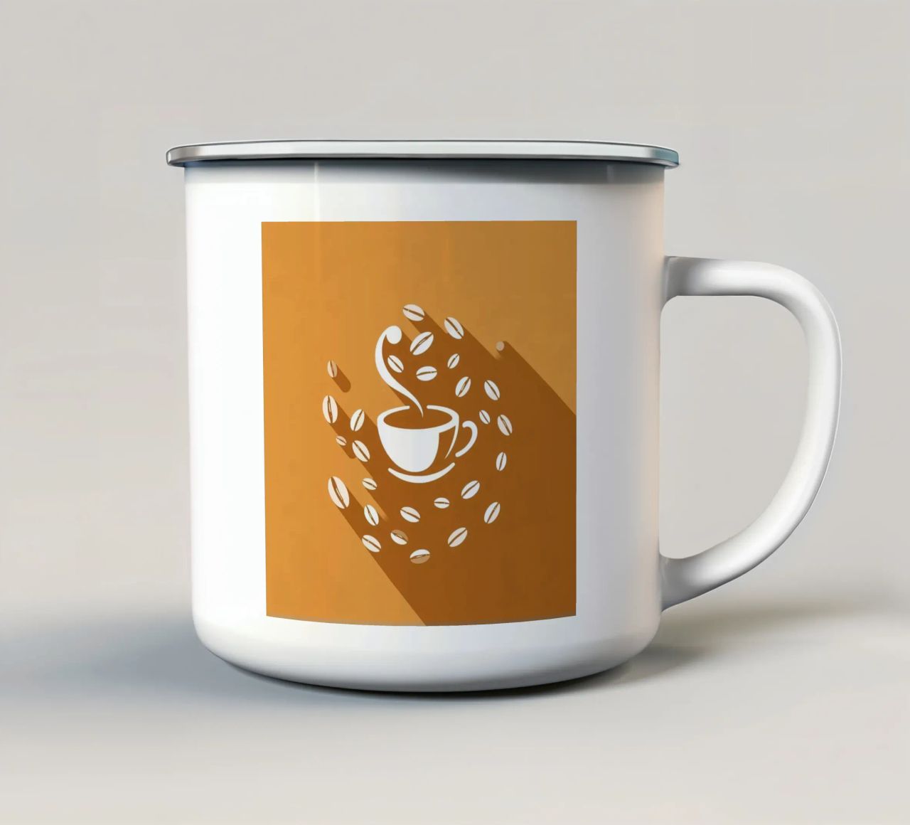 Una tazza di caffè fumante circondata da chicchi di caffè sparsi tazza in smalto da DesignDoodle