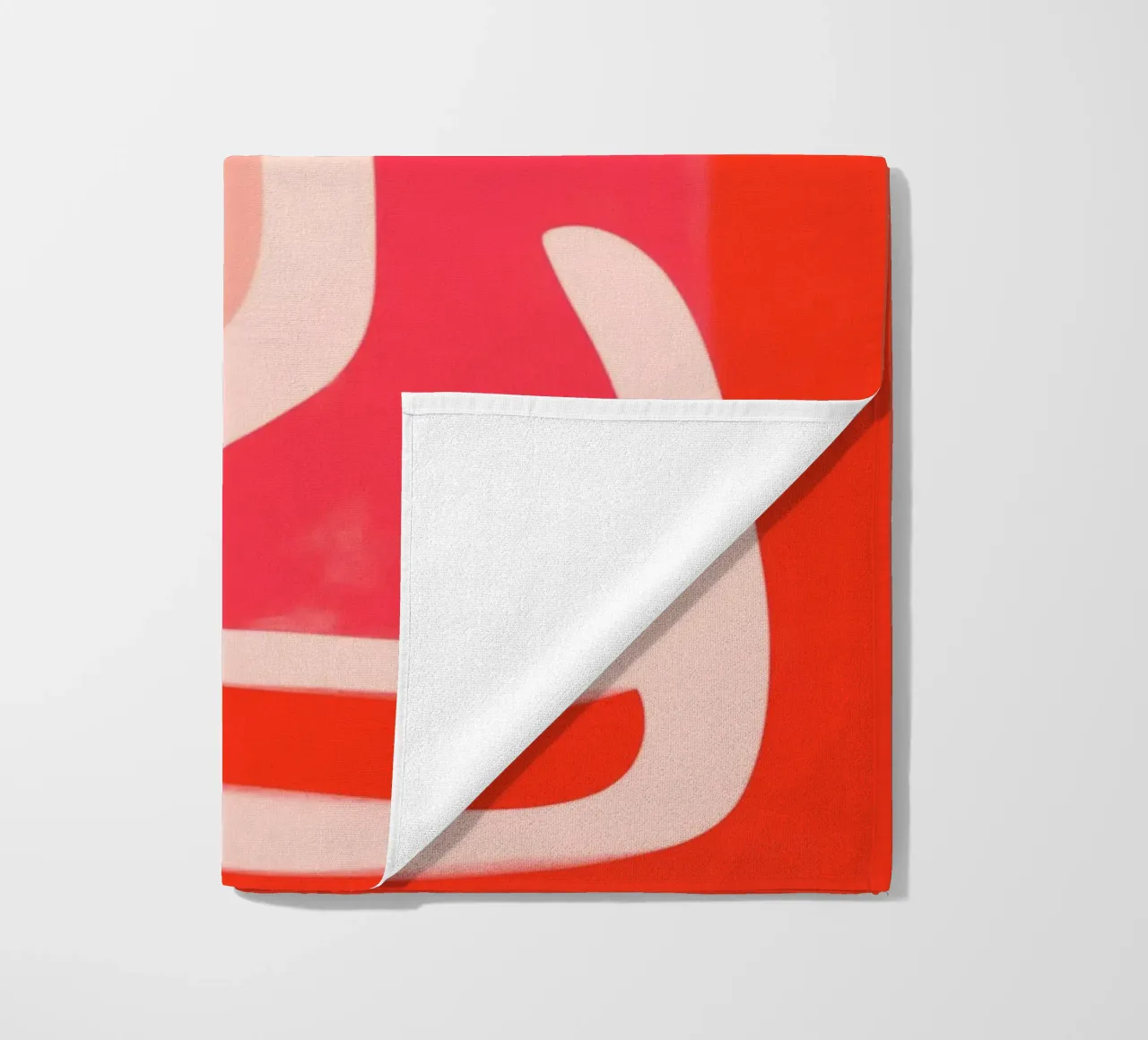 Minimalistische Abstrakte Linienkunst in Rot und Pink Strandtuch von Autofocus