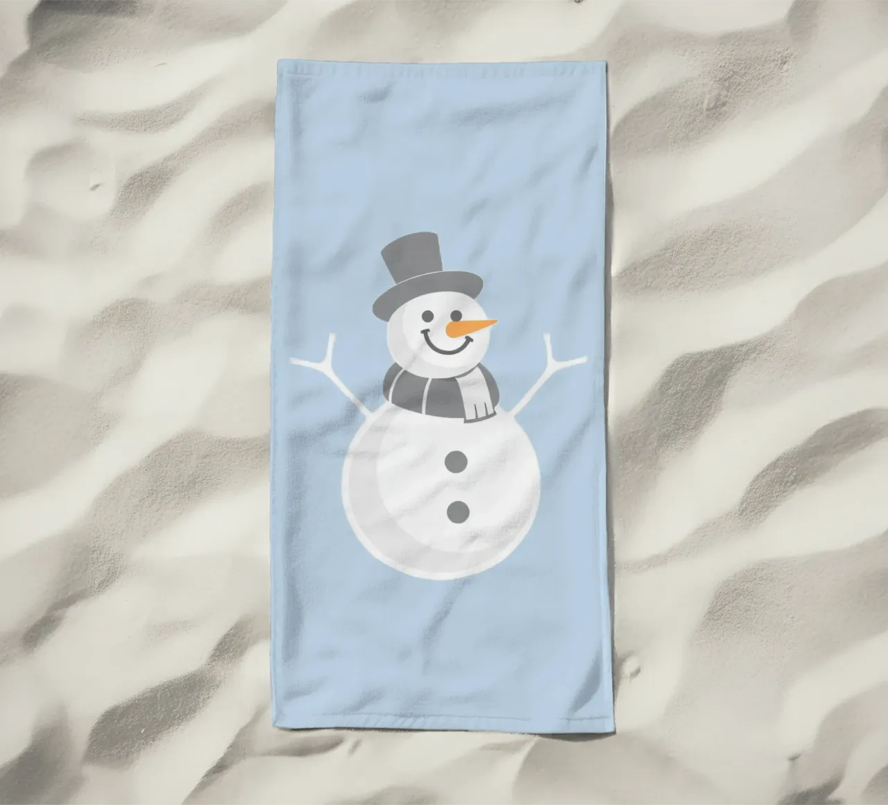 Un allegro pupazzo di neve che indossa un cappello nero e una sciarpa grigia telo mare da DesignDoodle