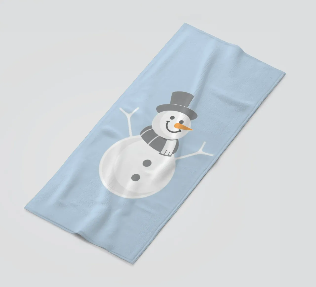 Un allegro pupazzo di neve che indossa un cappello nero e una sciarpa grigia telo mare da DesignDoodle