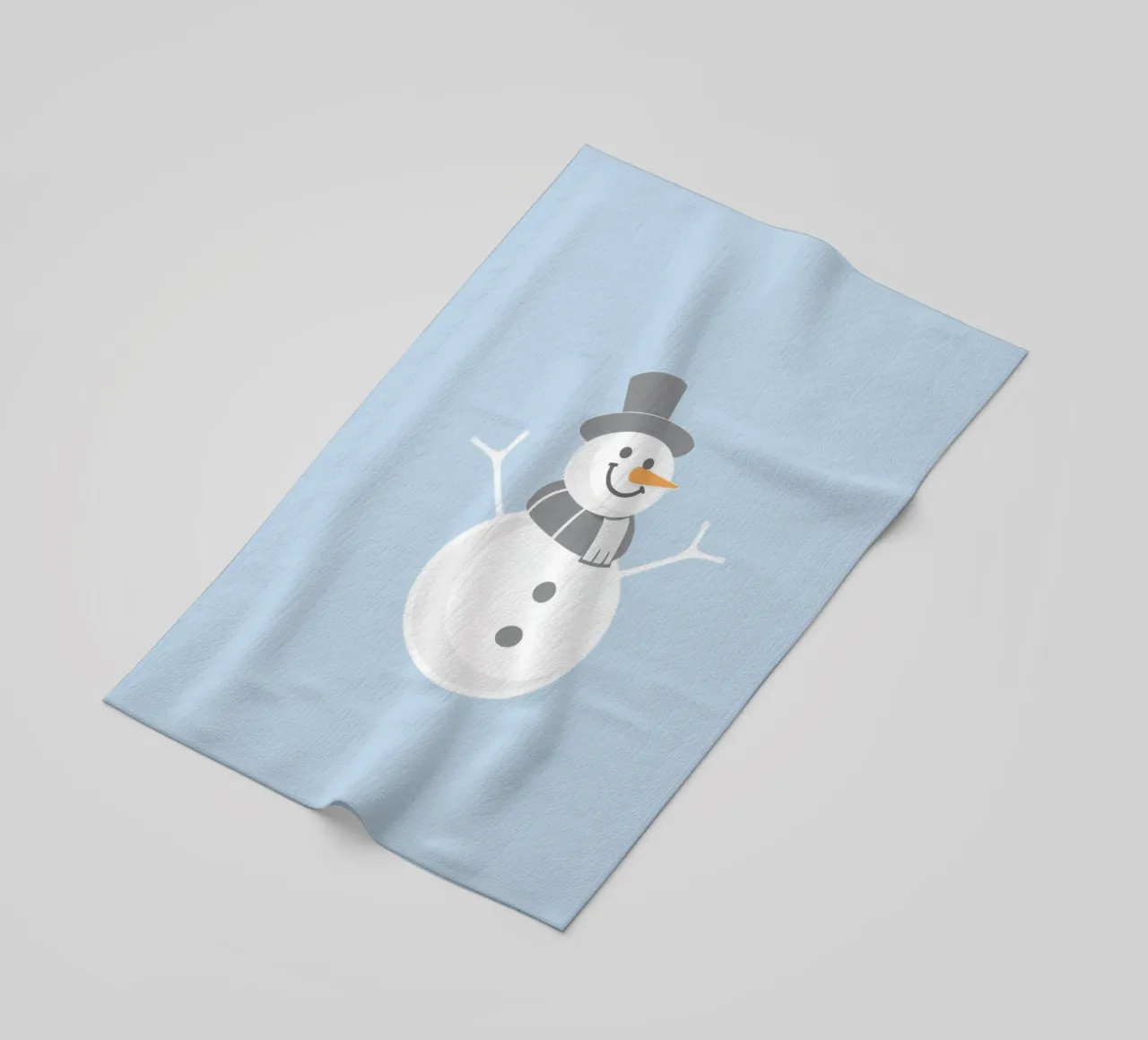 Un allegro pupazzo di neve che indossa un cappello nero e una sciarpa grigia telo mare da DesignDoodle