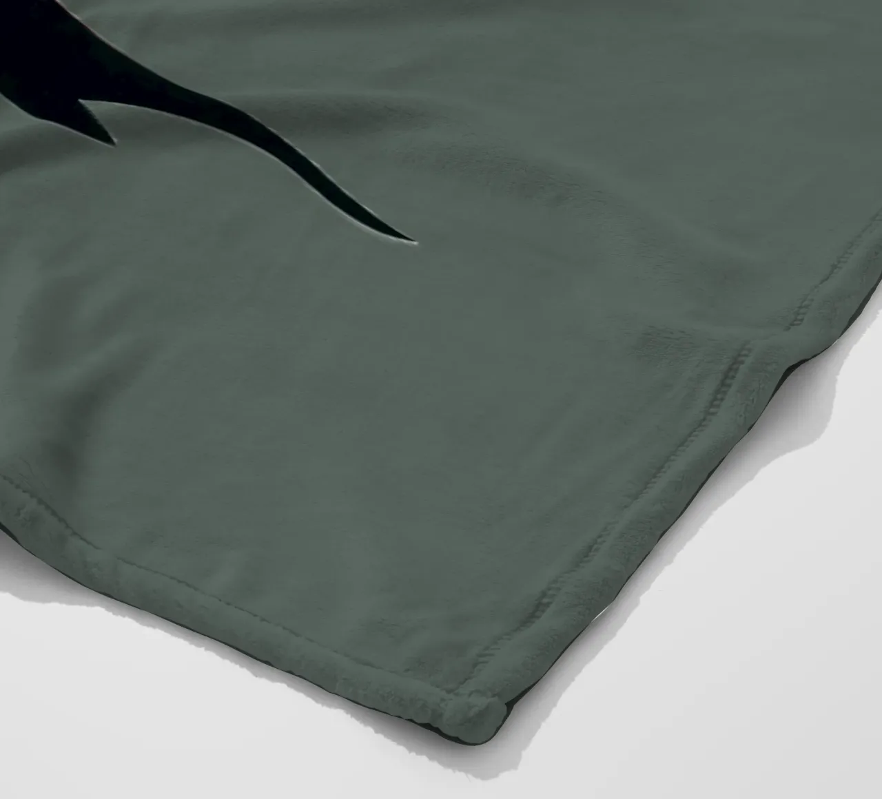 albero con foglie a forma di cuore che simboleggia amore e connessione coperta in pile da DesignDoodle