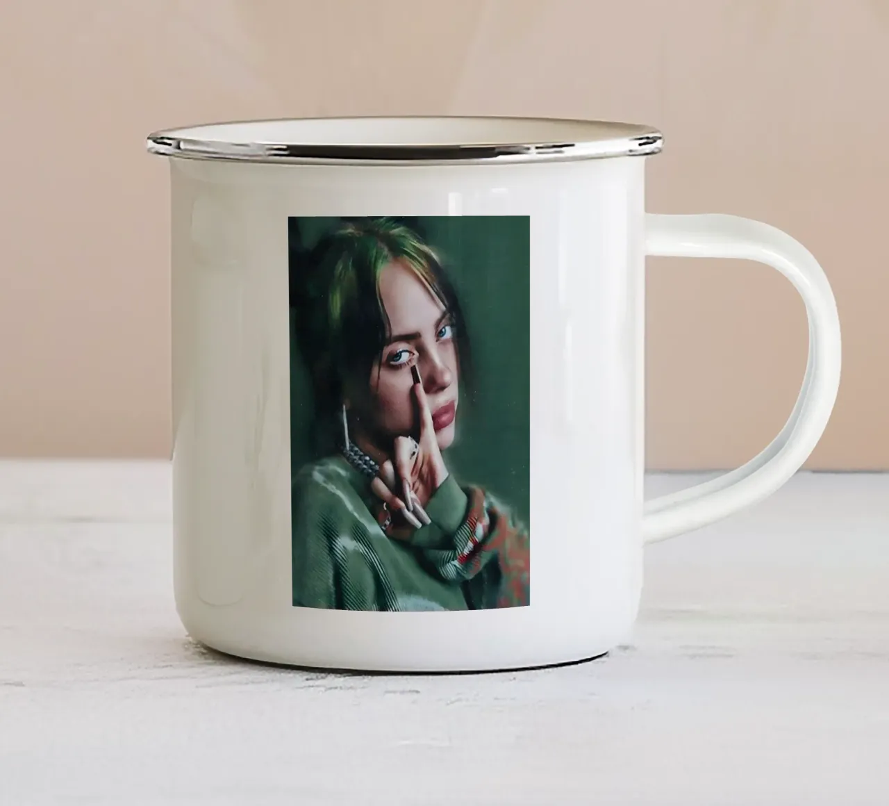 Billie Eilish tazza in smalto da Low poly art