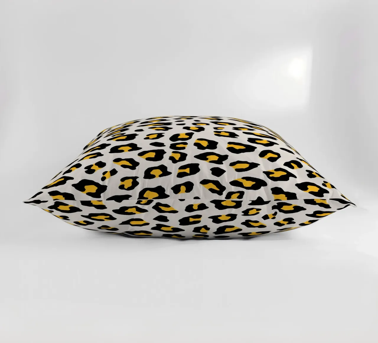 Imprimé léopard Jaune moutarde coussin de SilverPegasus