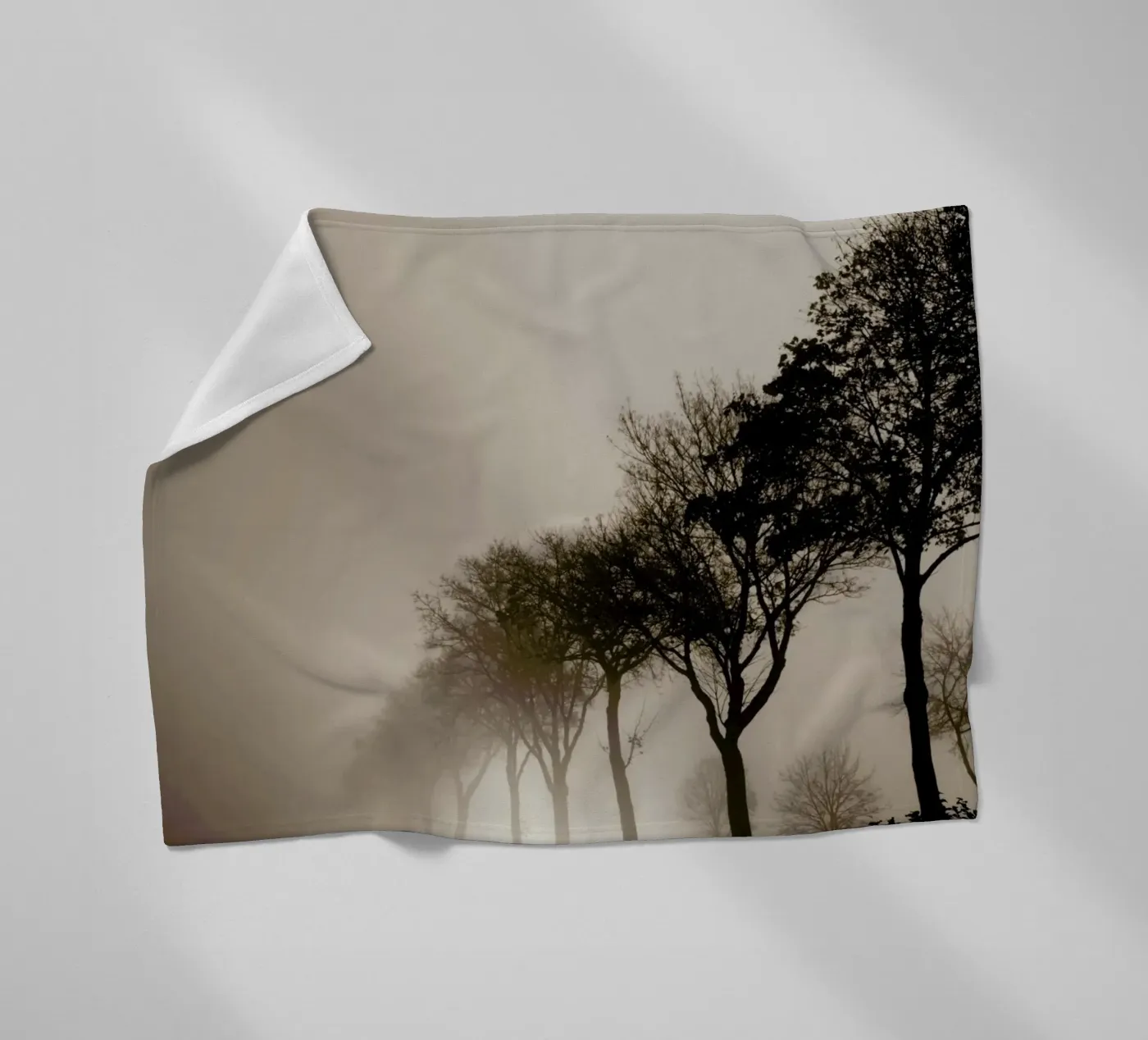 Brown Trees Fleecedecke von Monika Strigel