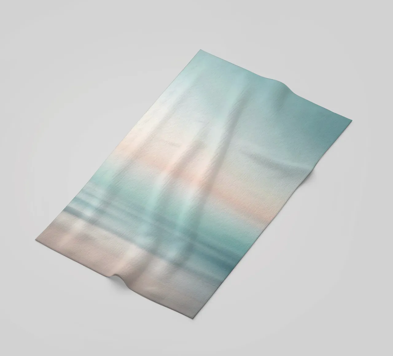 Strati di oceano sfocati in un pallido tramonto telo mare da PhotoVibe Decor