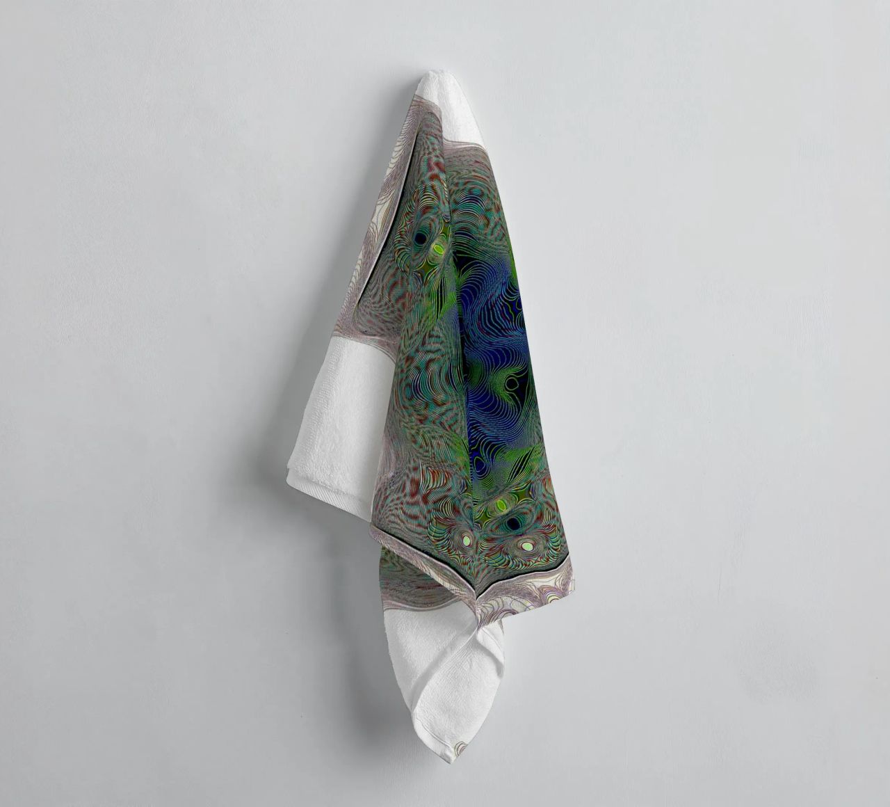 Kruis in blauw met een groene rand op een witte achtergrond badhanddoek van Gürsel Yesil Digital Art