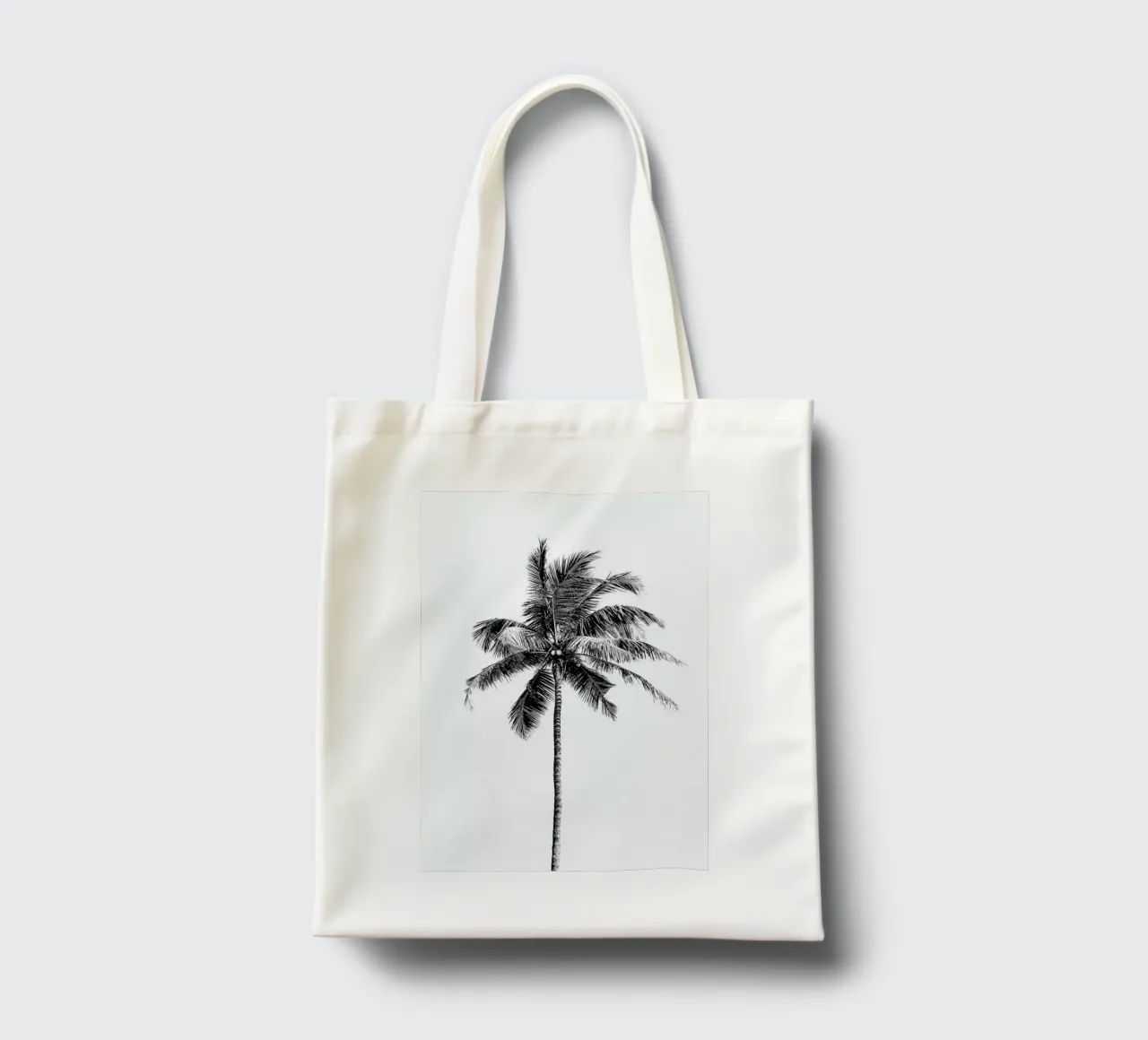 Palm Tree By The Beach 2 borsa in juta da Victoria Frost
