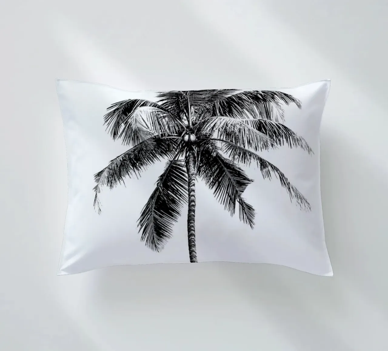 Palm Tree By The Beach 2 cuscino da Victoria Frost