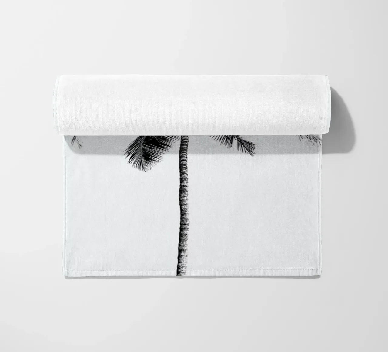 Palm Tree By The Beach 2 telo mare da Victoria Frost