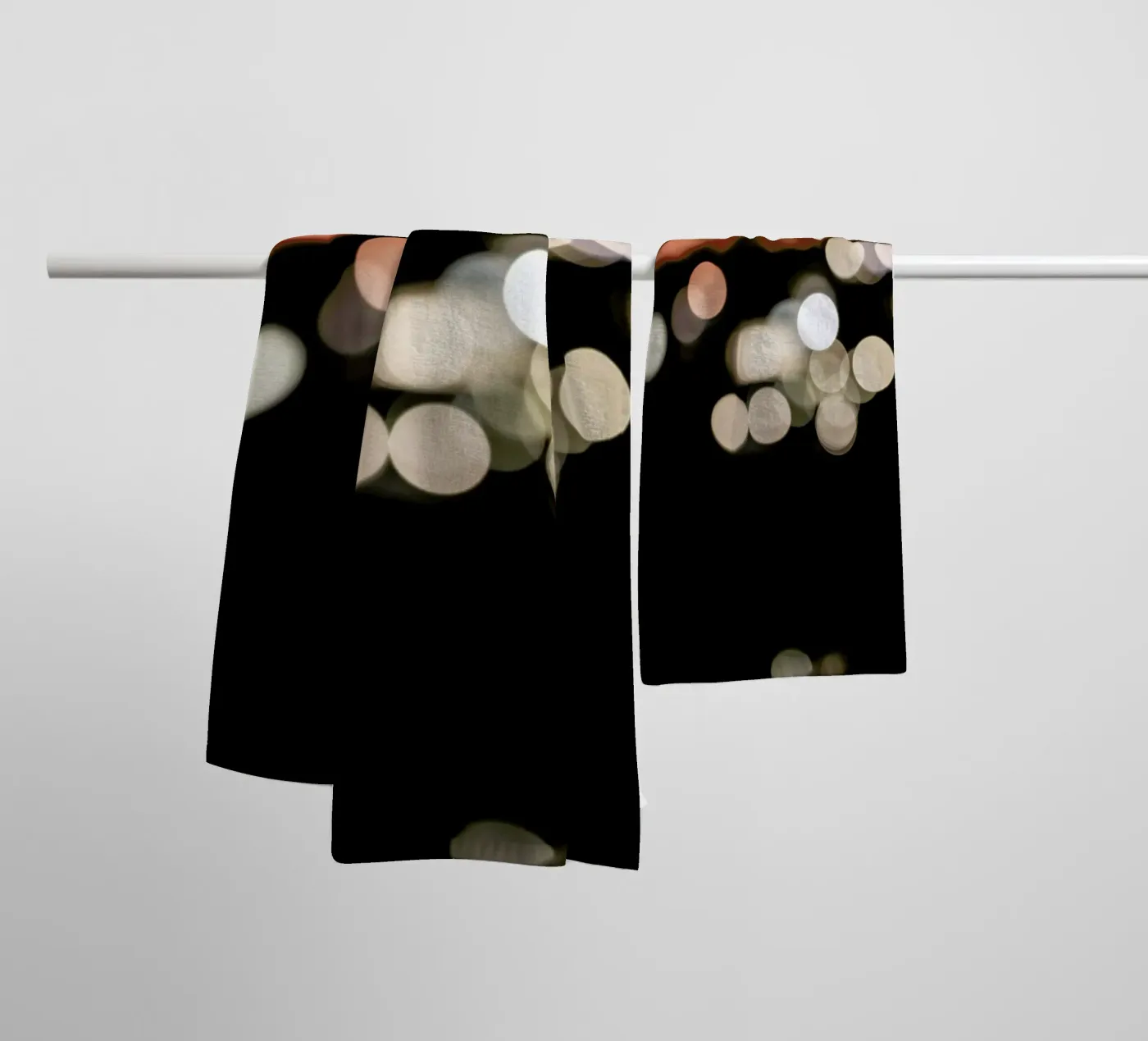 Dancing Lights Handtuch von Shot By Clint