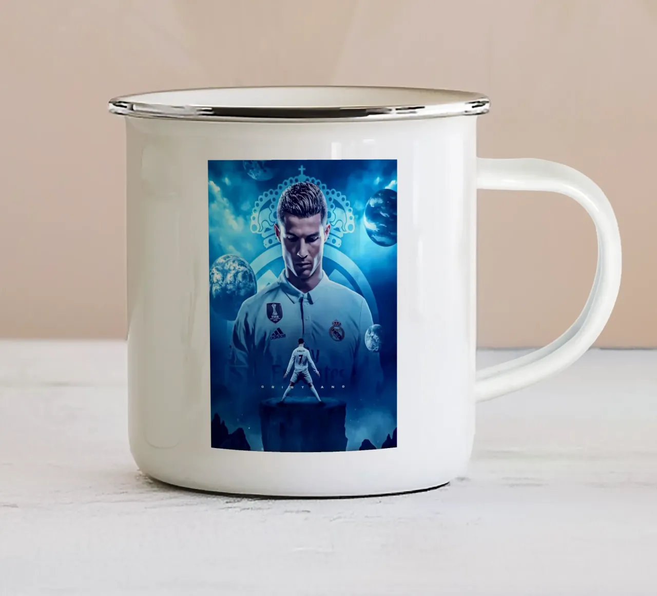 Cristiano Ronaldo tazza in smalto da Agus Creative