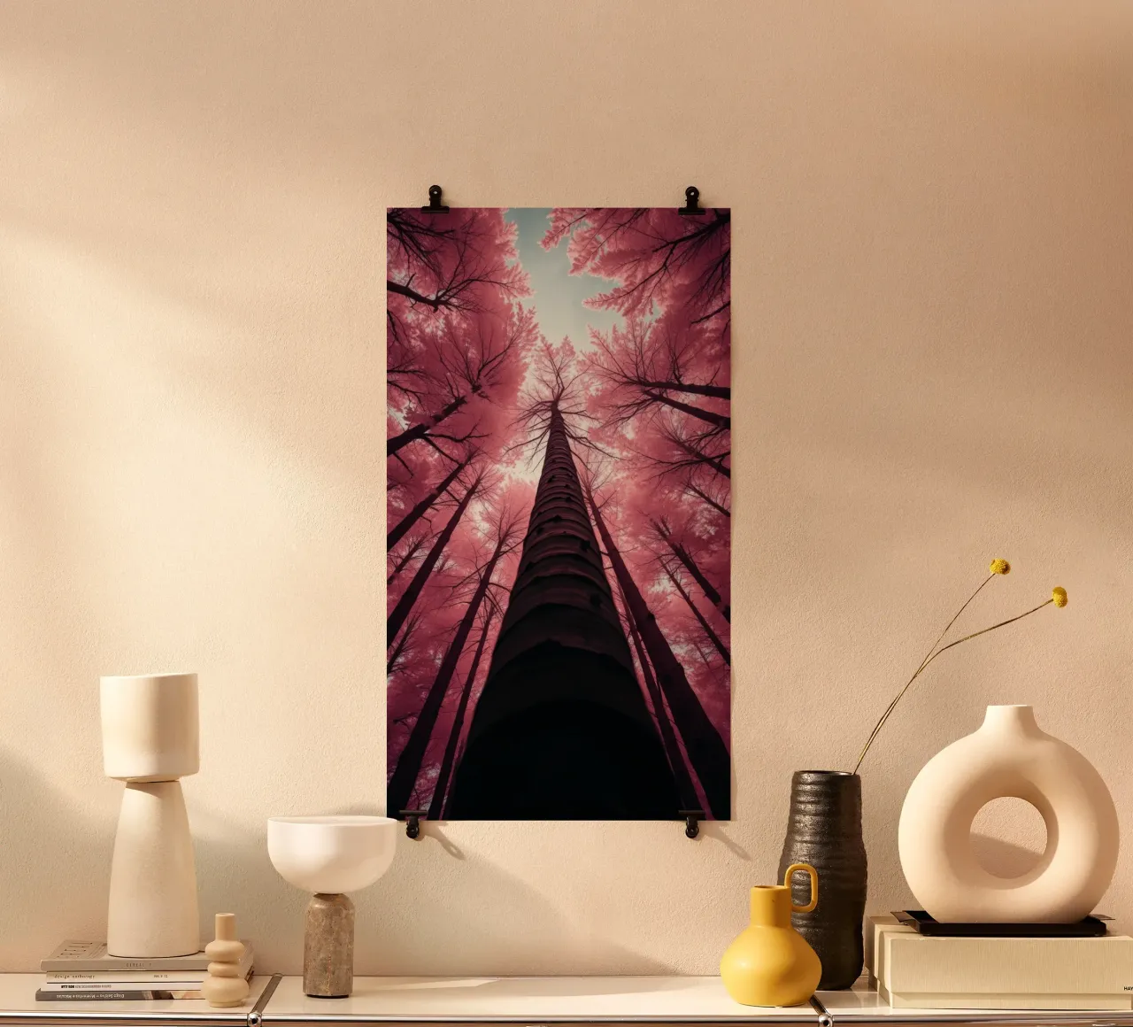 Les grands arbres s'étirent vers un ciel rose, créant une atmosphère de rêve. hahnemühle de DesignDoodle