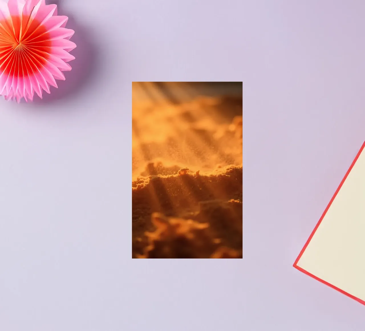 Texture sableuse éclairée par une lumière douce créant une sensation de chaleur autocollant de DesignDoodle