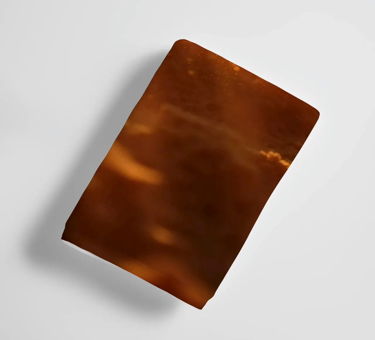 Sandige Textur, die von weichem Licht beleuchtet wird und ein warmes Gefühl vermittelt Handtuch von DesignDoodle