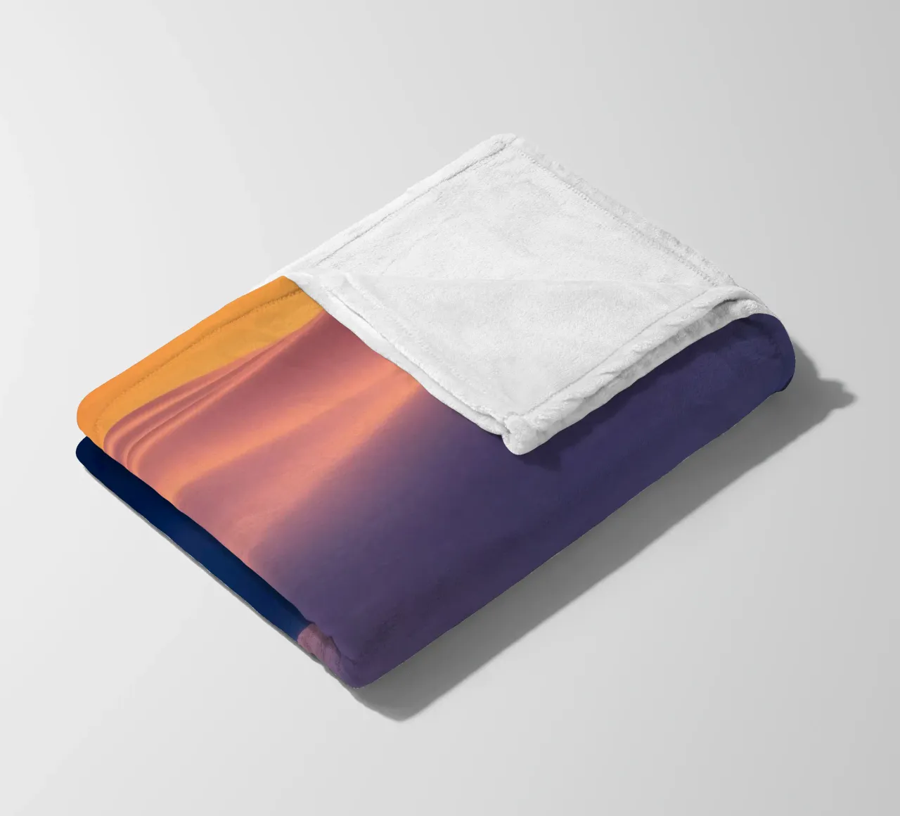 abstrakte Kunst mit weichen Wellen in Blau- und Orangetönen Fleecedecke von DesignDoodle