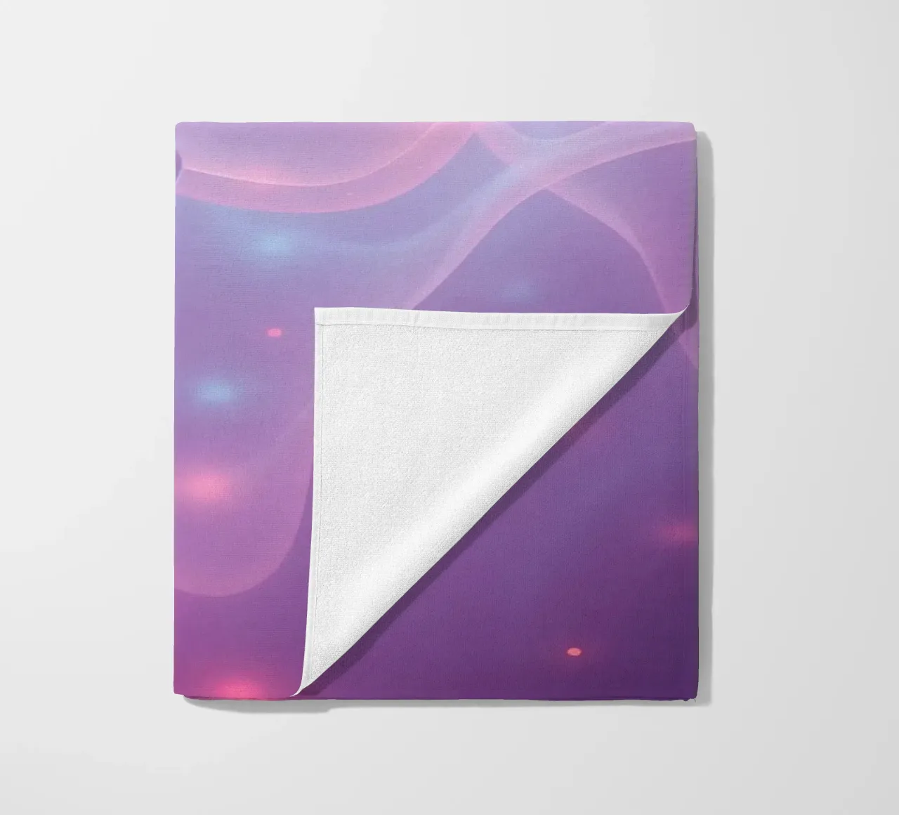 toni tenui di rosa e viola con elementi luminosi telo mare da DesignDoodle