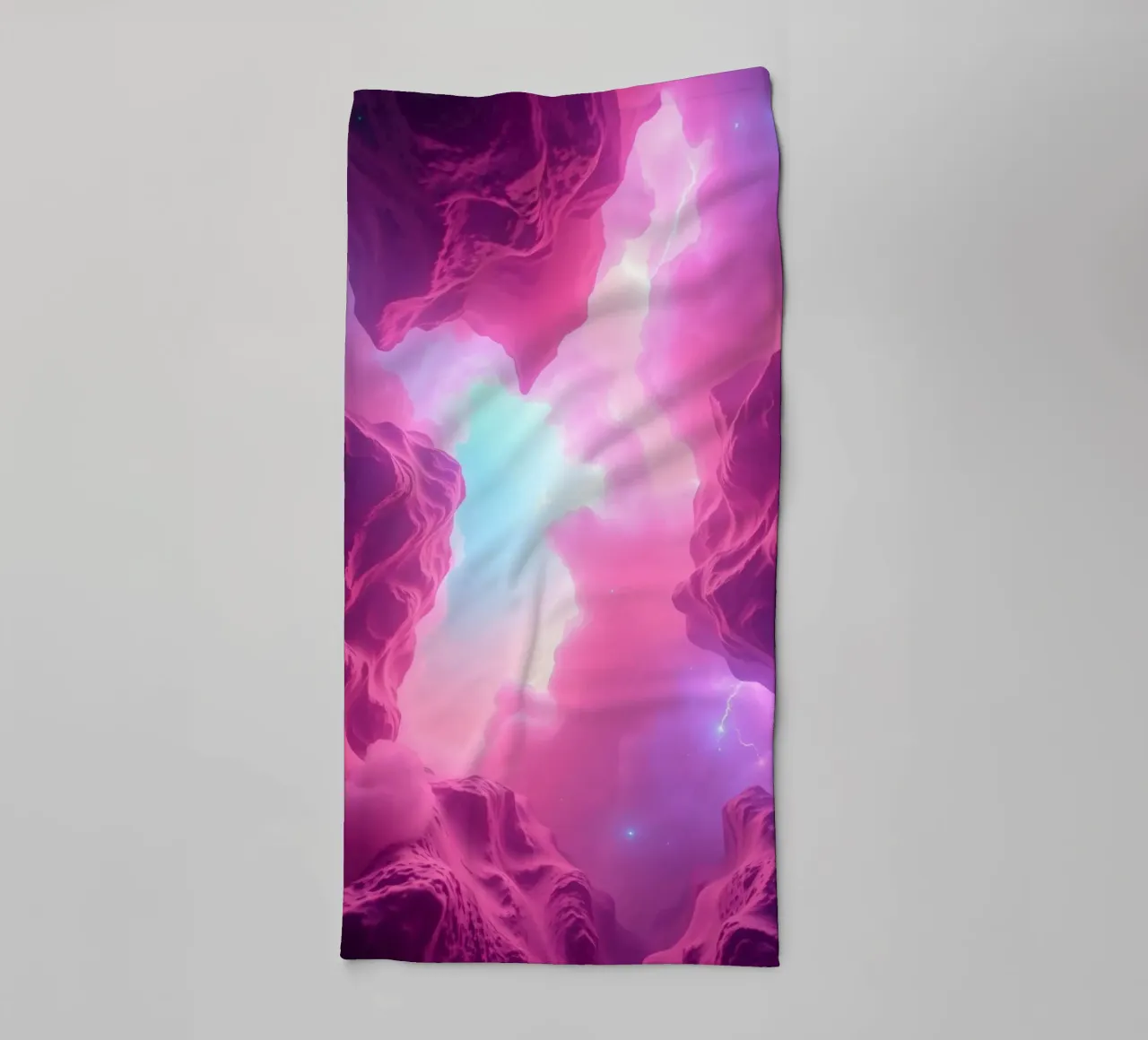 een rustgevend abstract behangontwerp in roze en blauw badhanddoek van DesignDoodle