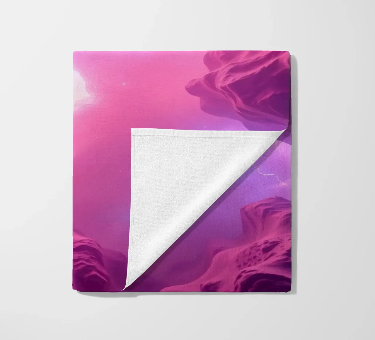 een rustgevend abstract behangontwerp in roze en blauw strandhanddoek van DesignDoodle