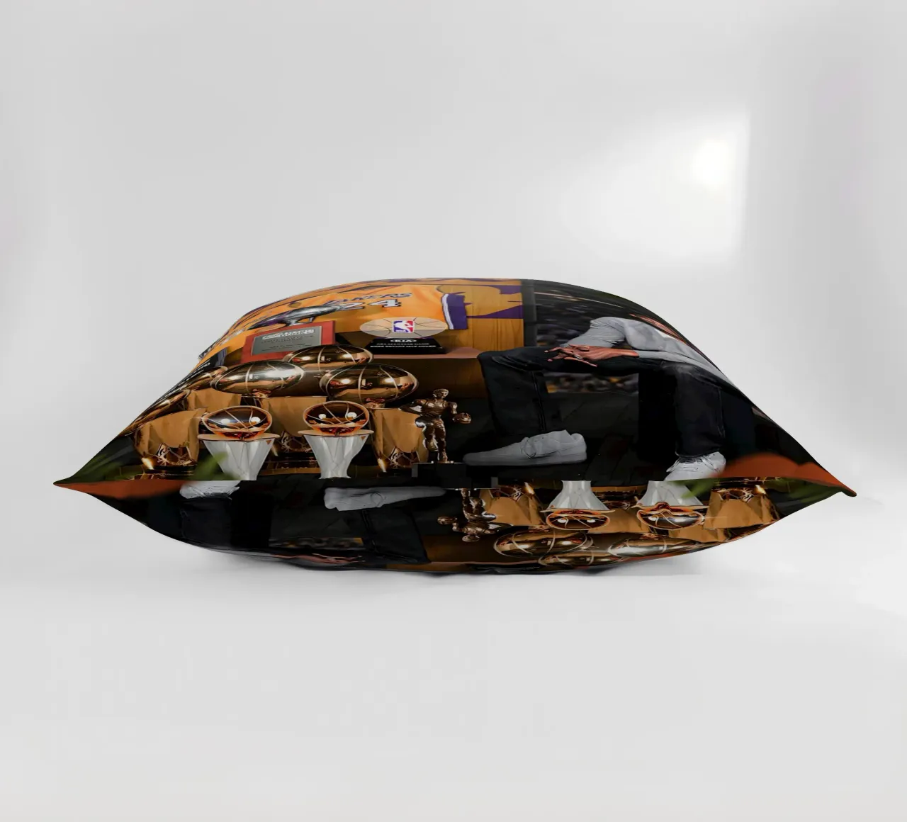 Kobe Bryant cuscino da Agus Creative