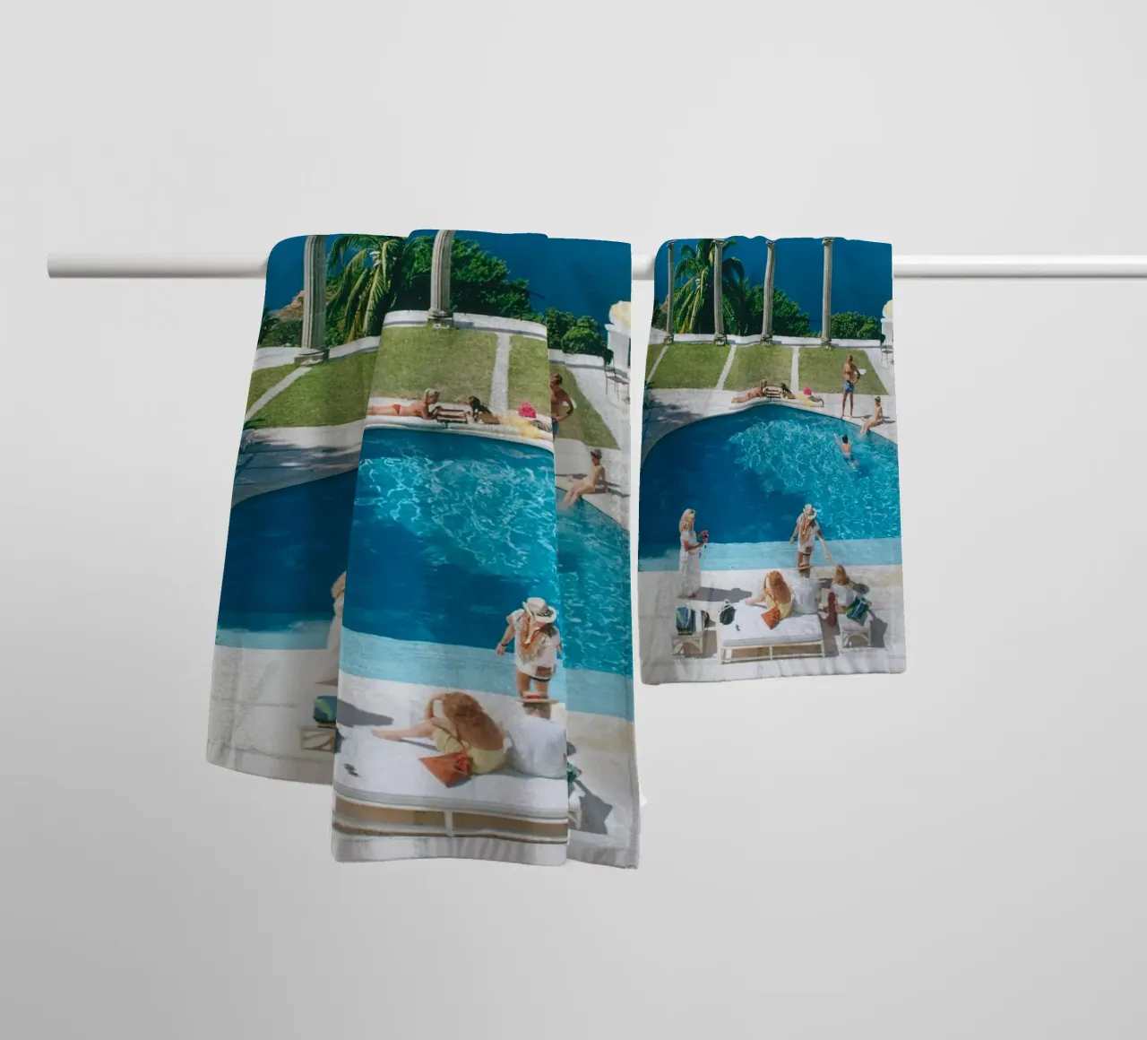 La piscine de la Villa Nirvana, Acapulco, Mexique. Vieille ville d'Acapulco serviette de bain de Popo Photograph