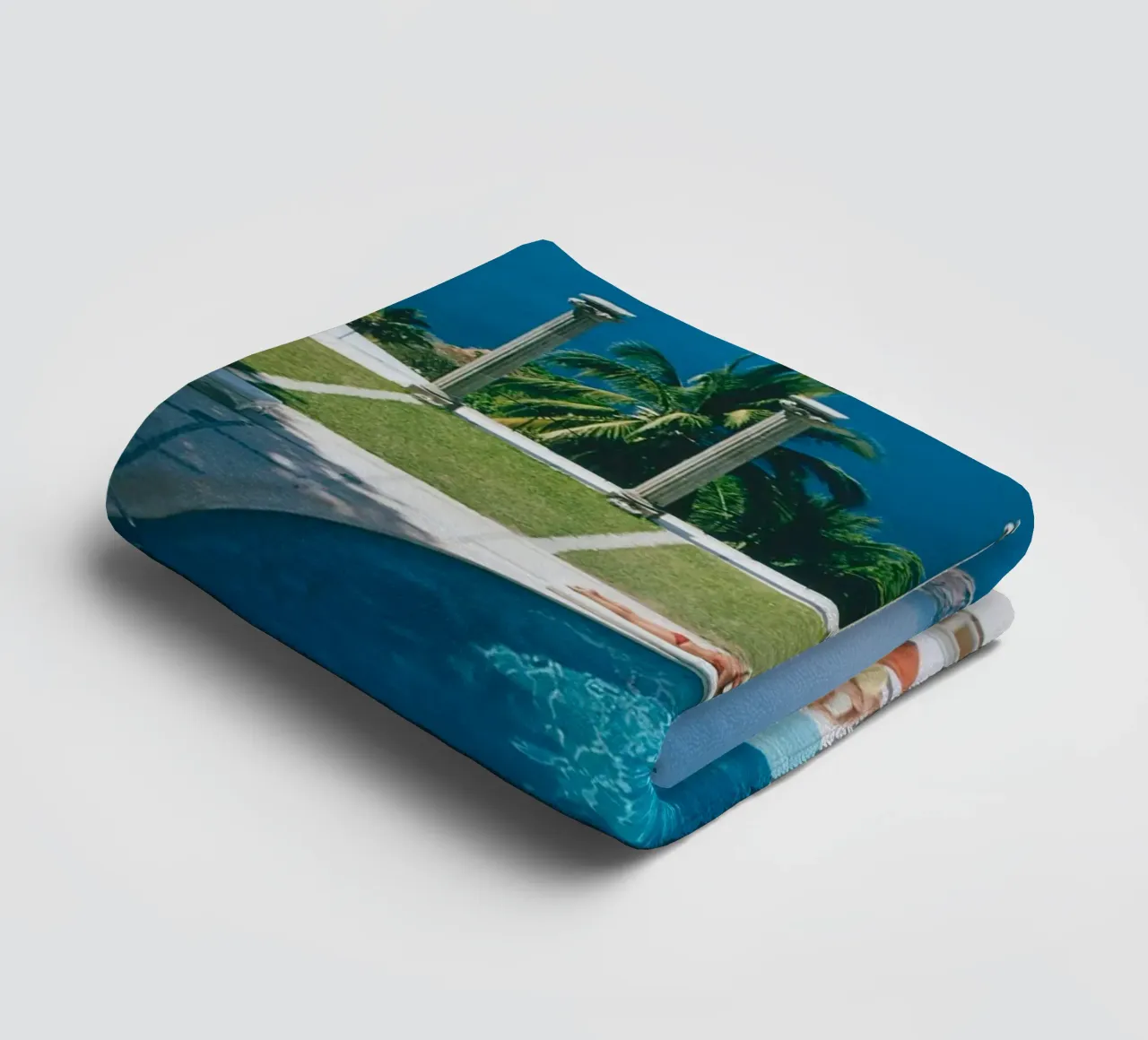 La piscine de la Villa Nirvana, Acapulco, Mexique. Vieille ville d'Acapulco serviette de bain de Popo Photograph