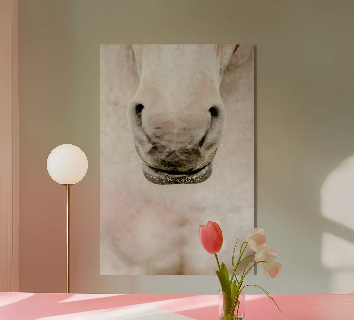 On The Nose plexiglass da Victoria Frost