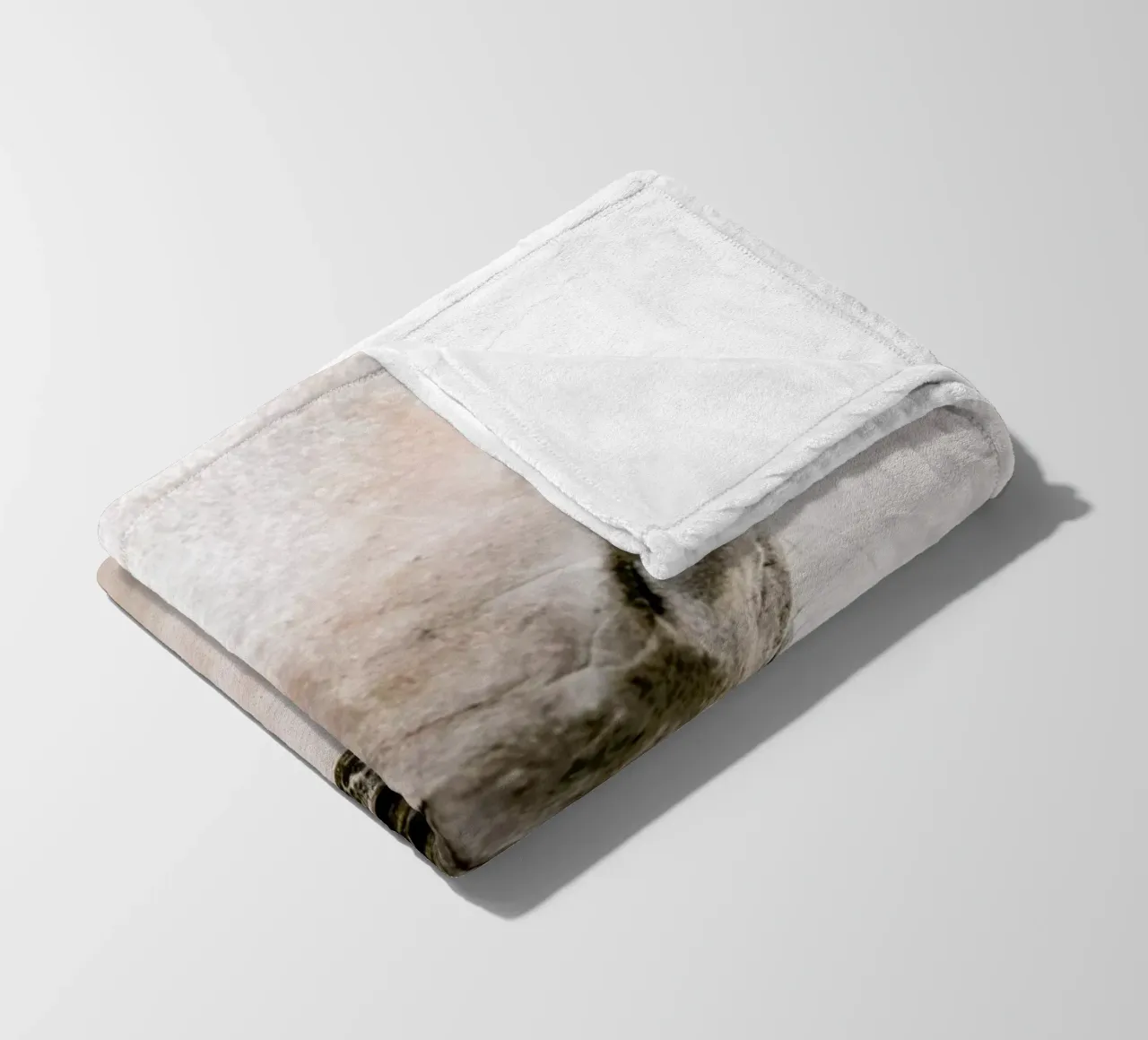 On The Nose coperta in pile da Victoria Frost