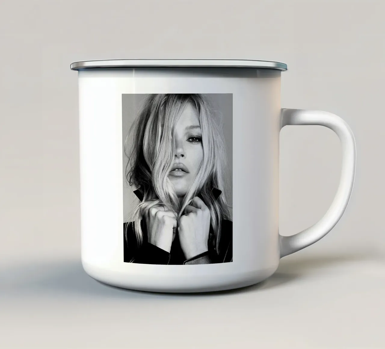 Ragazza alla moda tazza in smalto da Alex happy shop