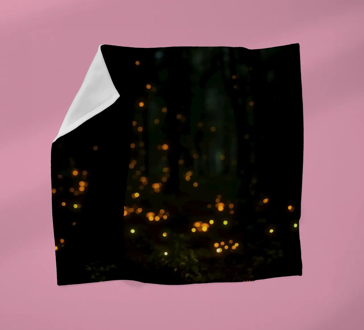 Foresta magica con luci e funghi incandescenti coperta in pile da DesignDoodle