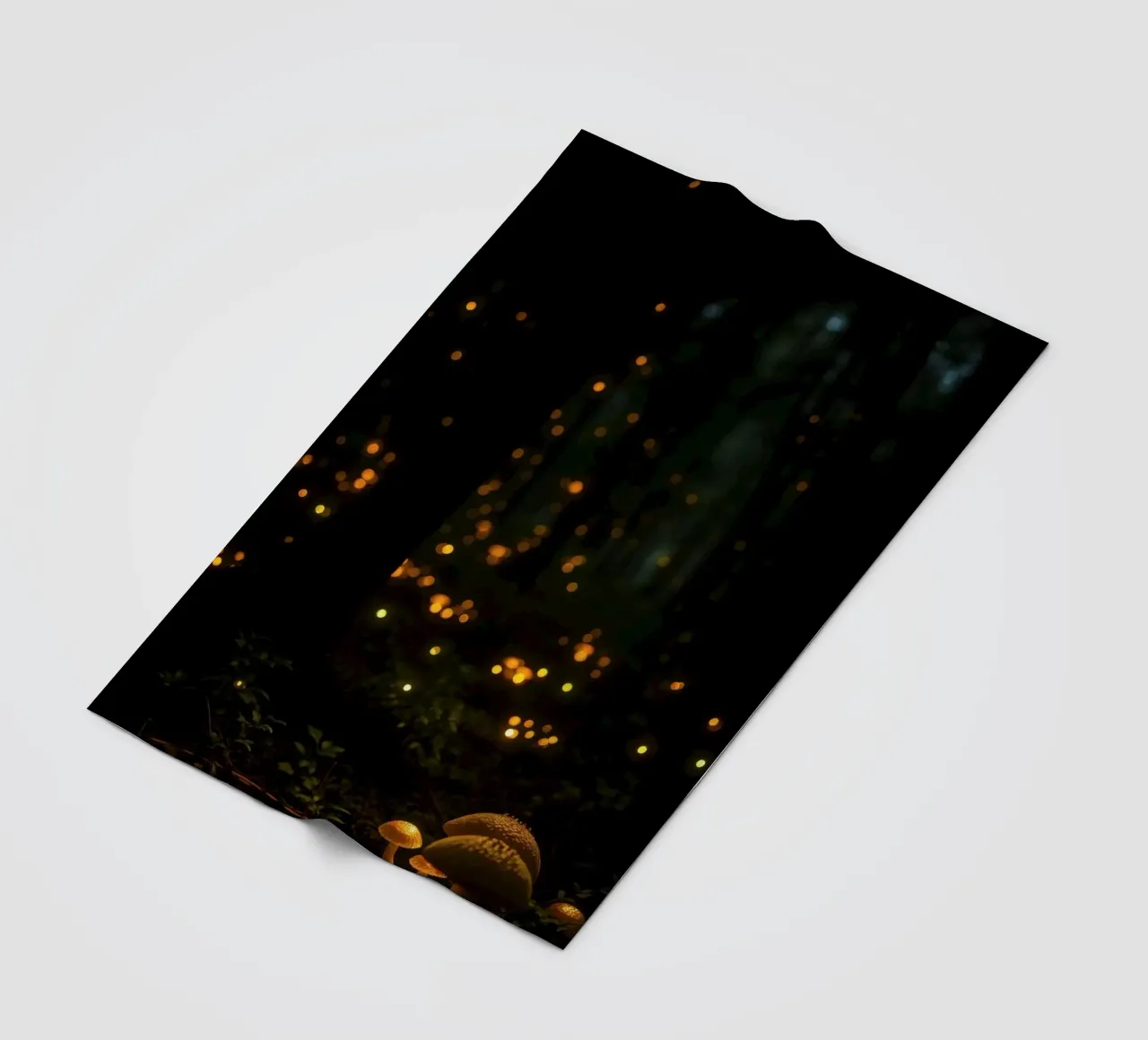 Foresta magica con luci e funghi incandescenti coperta in pile da DesignDoodle
