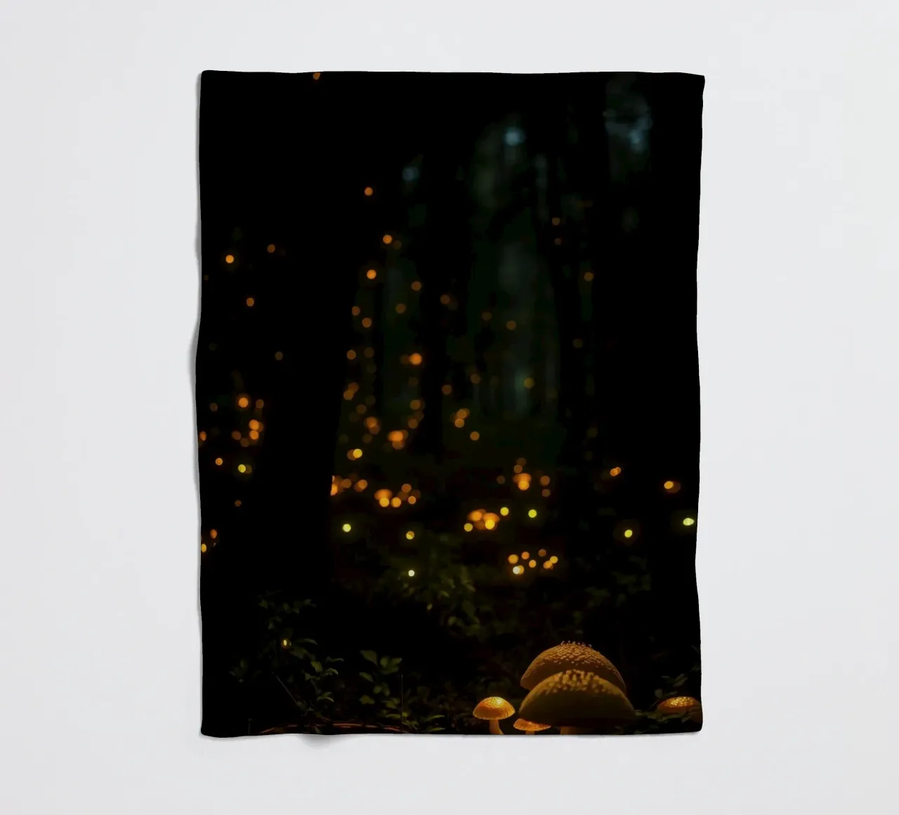 Foresta magica con luci e funghi incandescenti coperta in pile da DesignDoodle