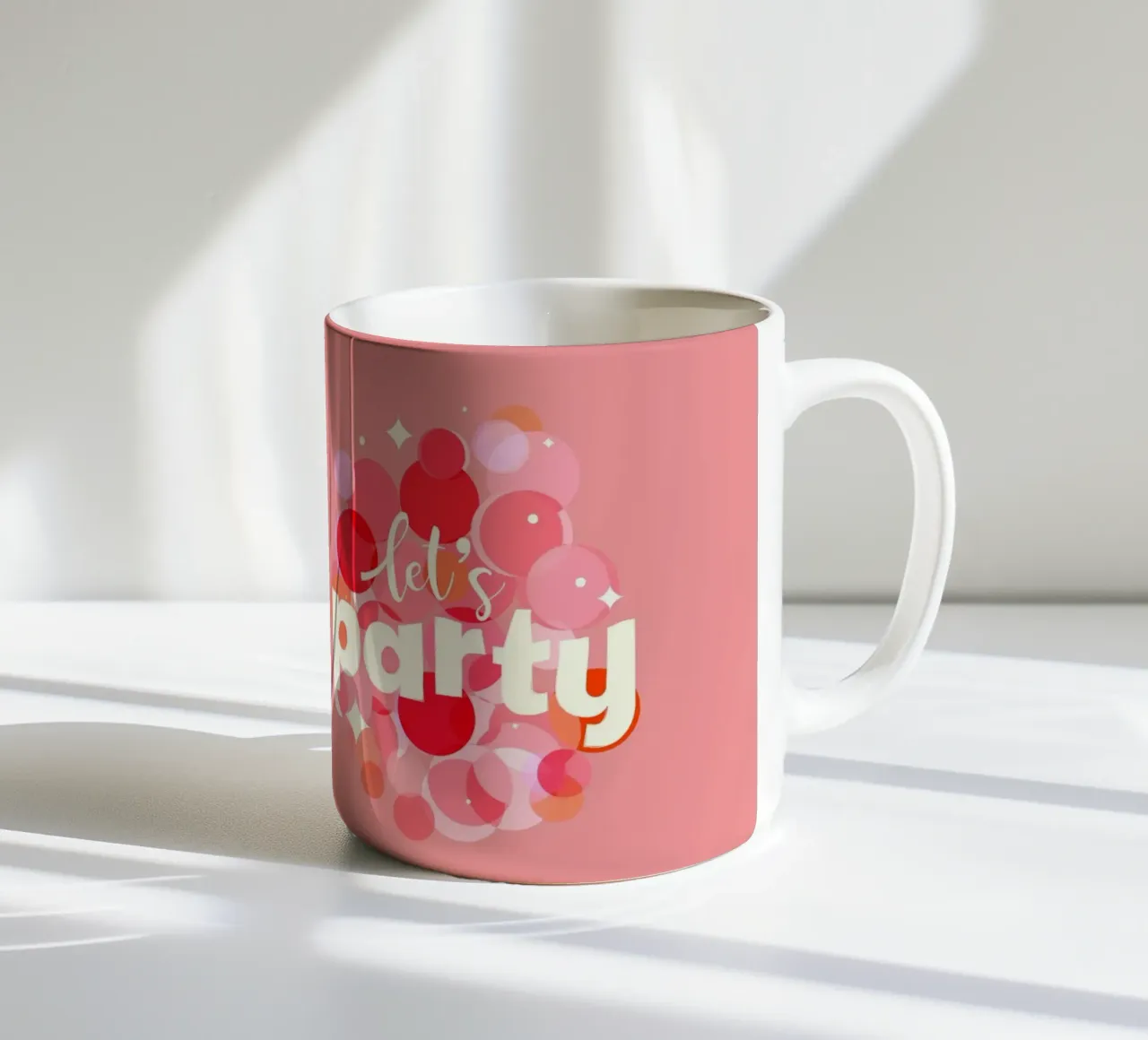 Rosa Konfetti Vibes - Let's Party drucken Keramik Tasse von showmemars