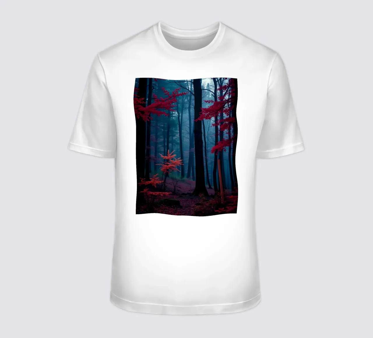 Lebendiger Herbstwald mit rotem Laub und nebliger Atmosphäre T-Shirt von DesignDoodle