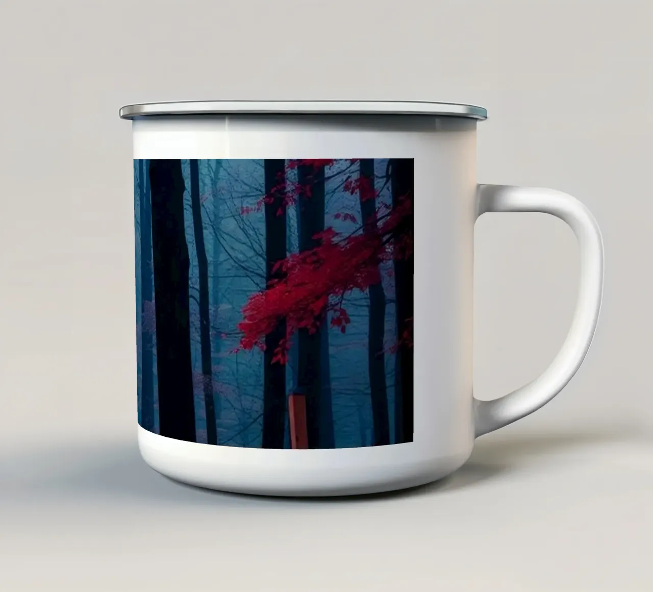 Vibrante foresta autunnale con fogliame rosso e atmosfera nebbiosa tazza in smalto da DesignDoodle