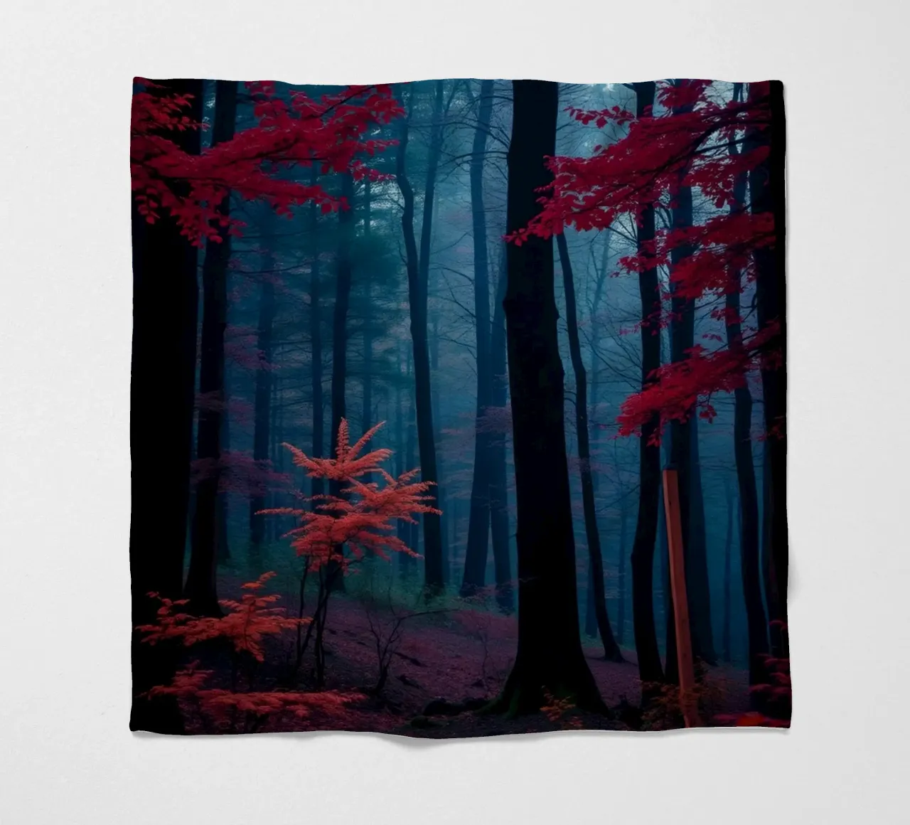 Forêt d'automne aux couleurs vives, au feuillage rouge et à l'atmosphère brumeuse plaid polaire de DesignDoodle