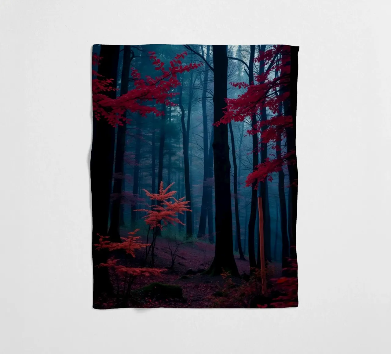 Forêt d'automne aux couleurs vives, au feuillage rouge et à l'atmosphère brumeuse plaid polaire de DesignDoodle