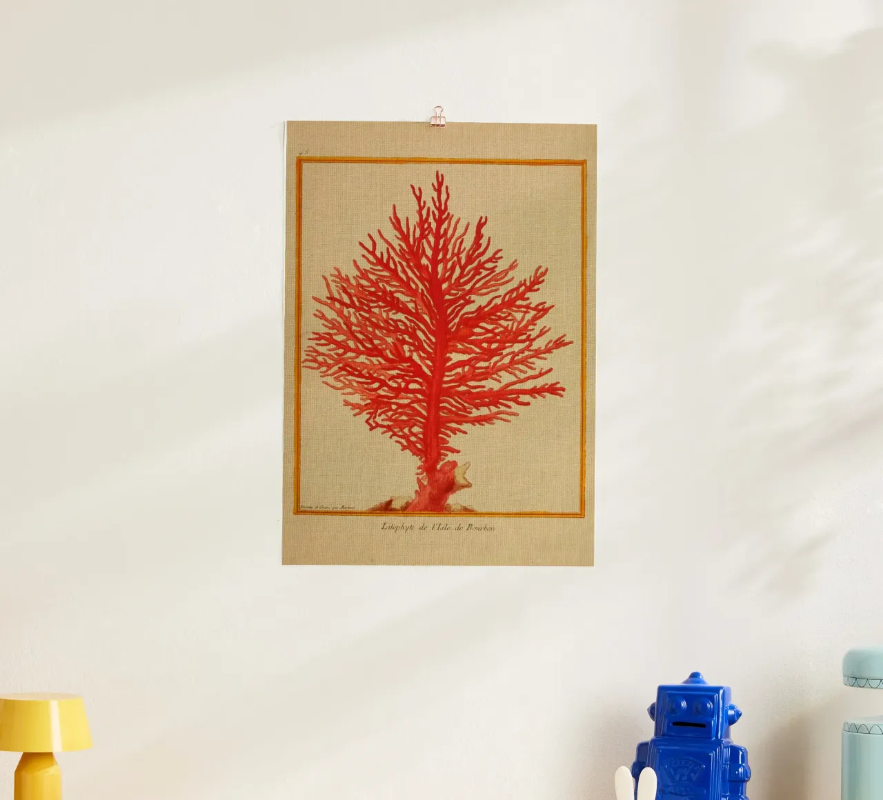 Red Hot poster con telaio in alluminio da vintagebotanics