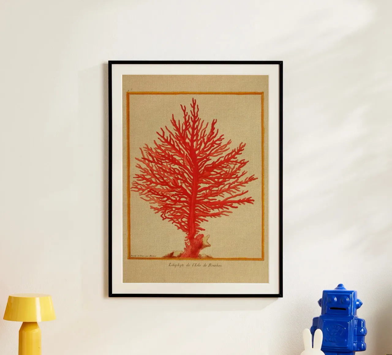 Red Hot poster con telaio in alluminio da vintagebotanics