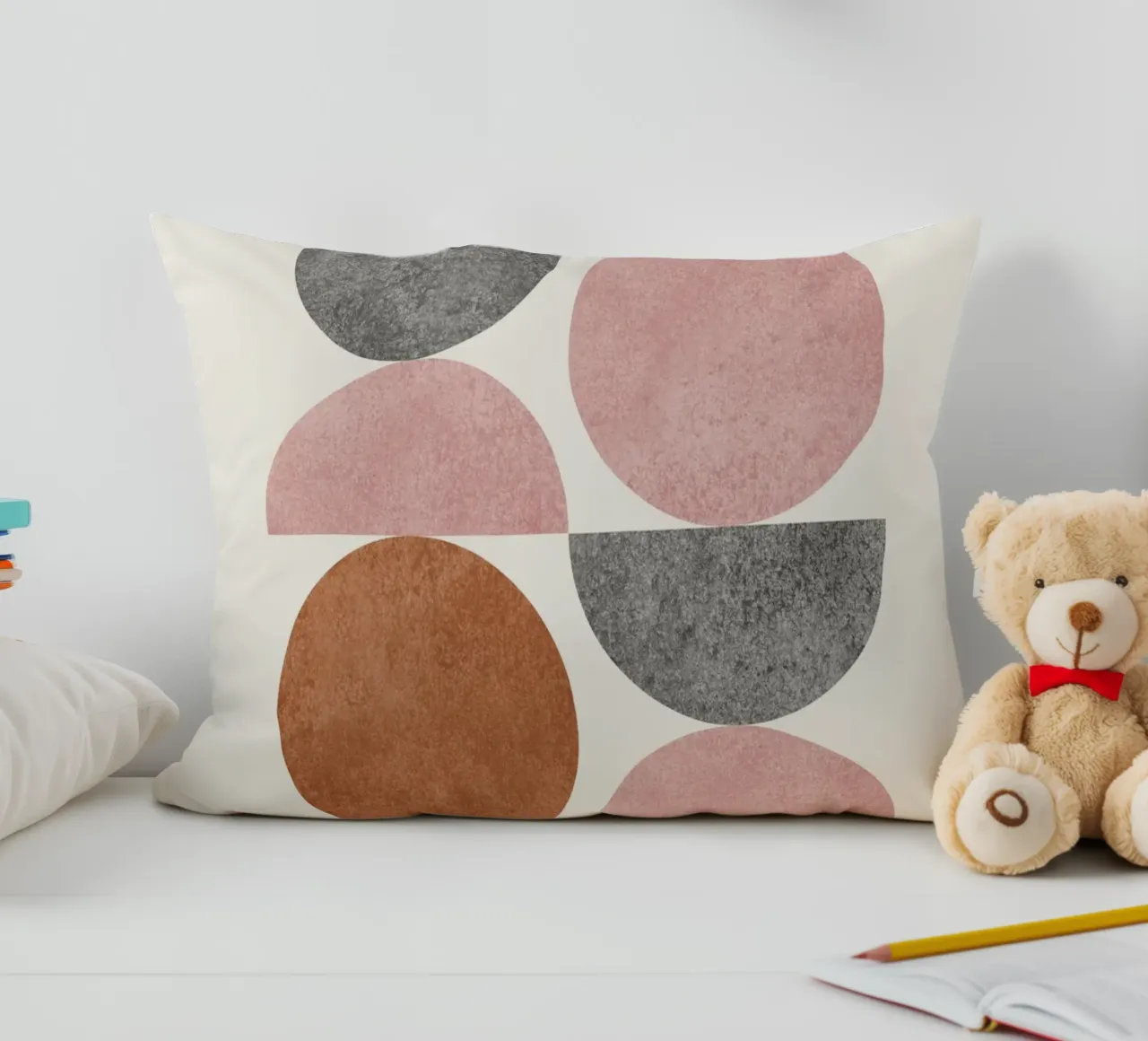 Retro Scandinavian Pattern - Pink Brown cuscino da MoonlightPrint