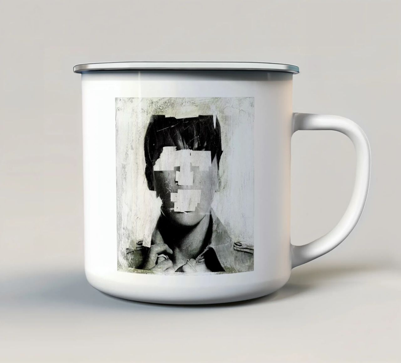 Faceless 02 tazza in smalto da Famous When Dead