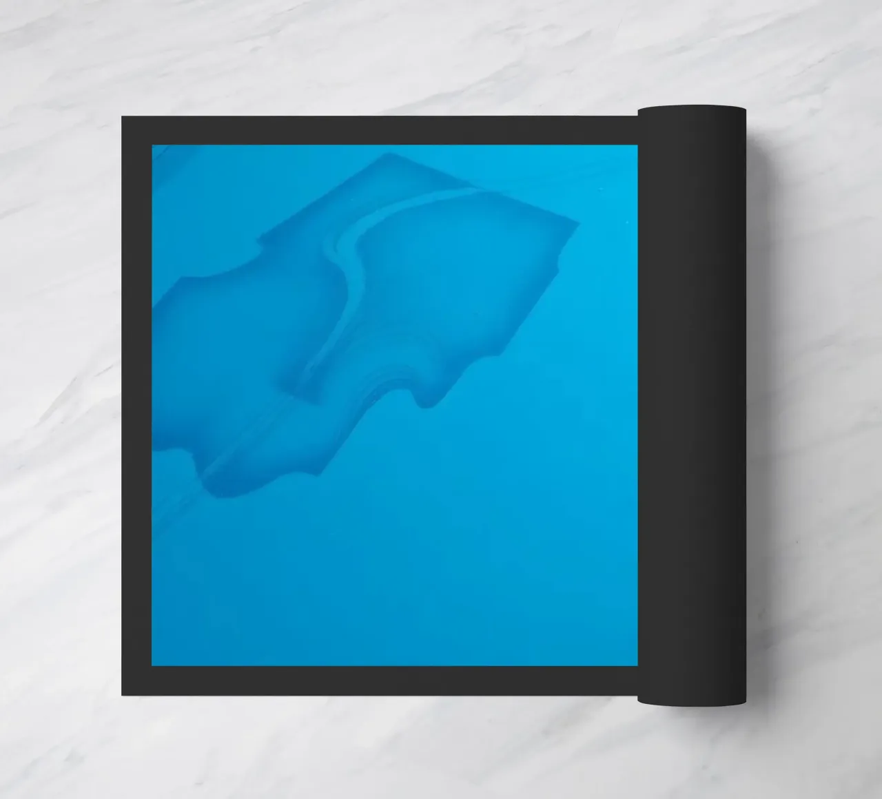 toni blu rilassanti ed elementi di design fluidi e rassicuranti zerbino da DesignDoodle