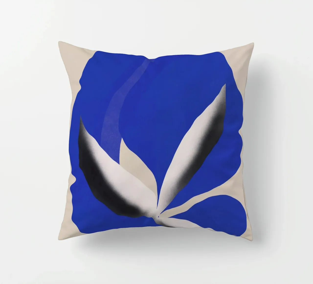 Astrazione liquida blu cobalto 02 cuscino da Little Dean
